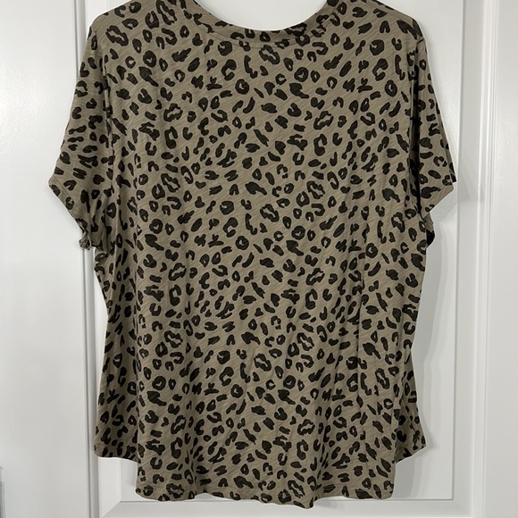 Leopard top - Picture 4 of 5